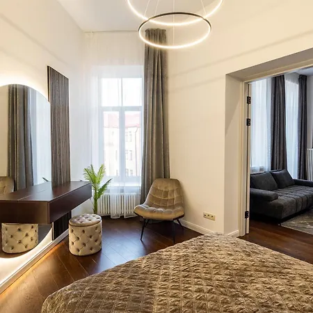 Merkela In The Center With Balcony Appartement Riga